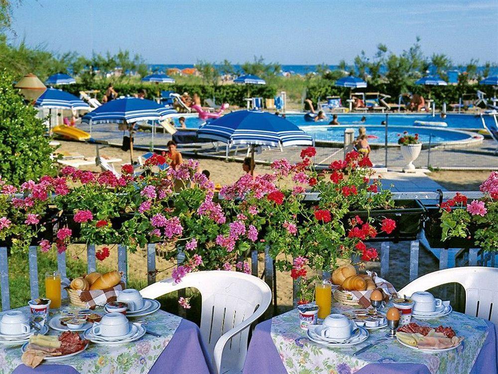 Hotel Bertha Fronte Mare Τζεσόλο Λίντο Εξωτερικό φωτογραφία