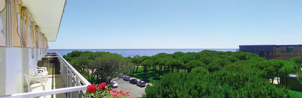 Hotel Bertha Fronte Mare Τζεσόλο Λίντο Εξωτερικό φωτογραφία